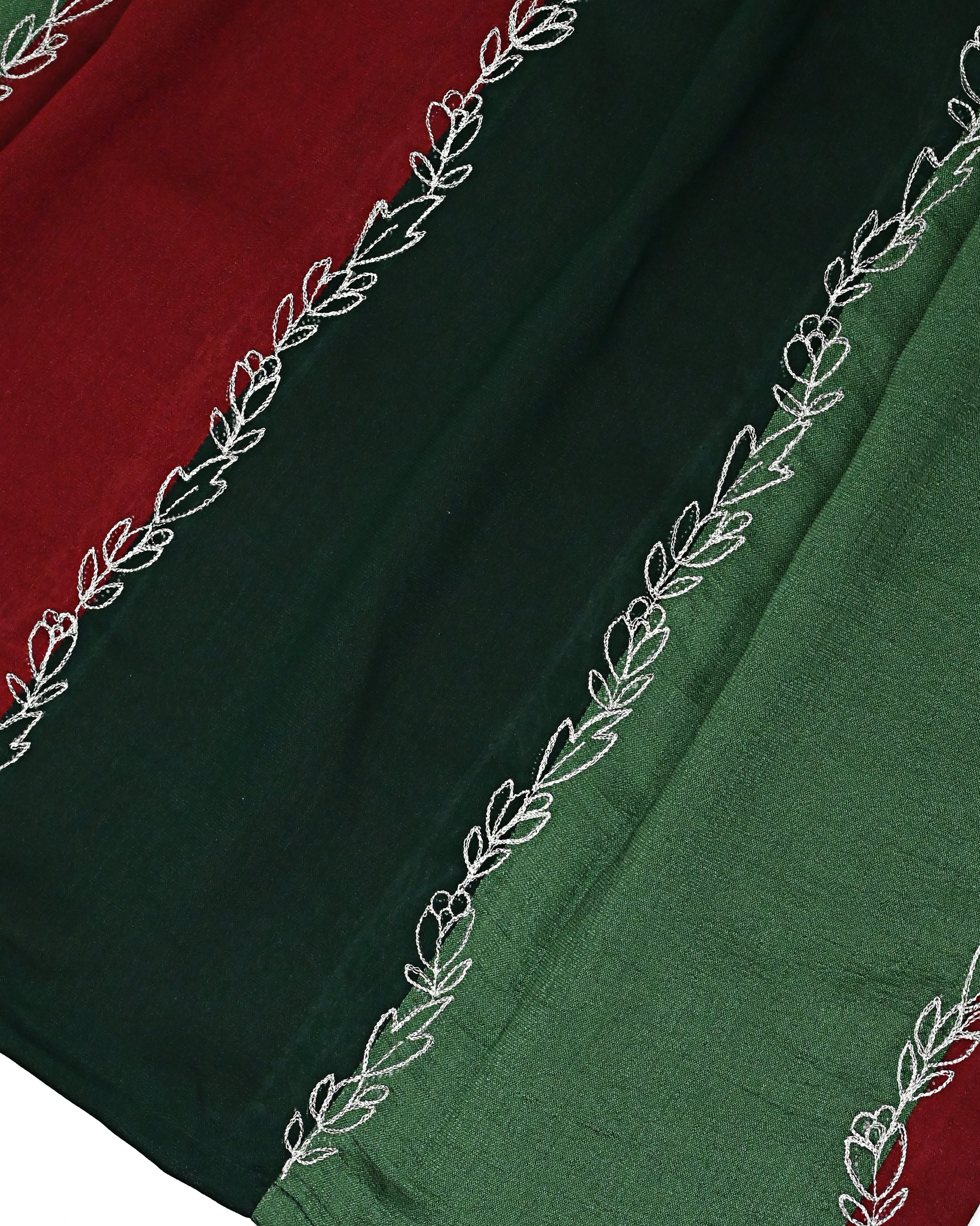Black Dark Green Dark Red 90 grm Silk Rida With Smart Pattern & Smart Embroidery Work-2900/-