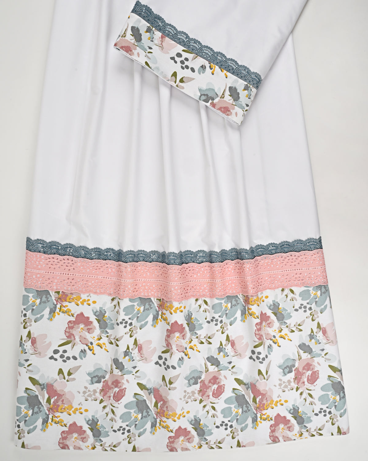 White Rida White Rida With Smart Floral Panel & Smart Lace – AL-Vard Collection