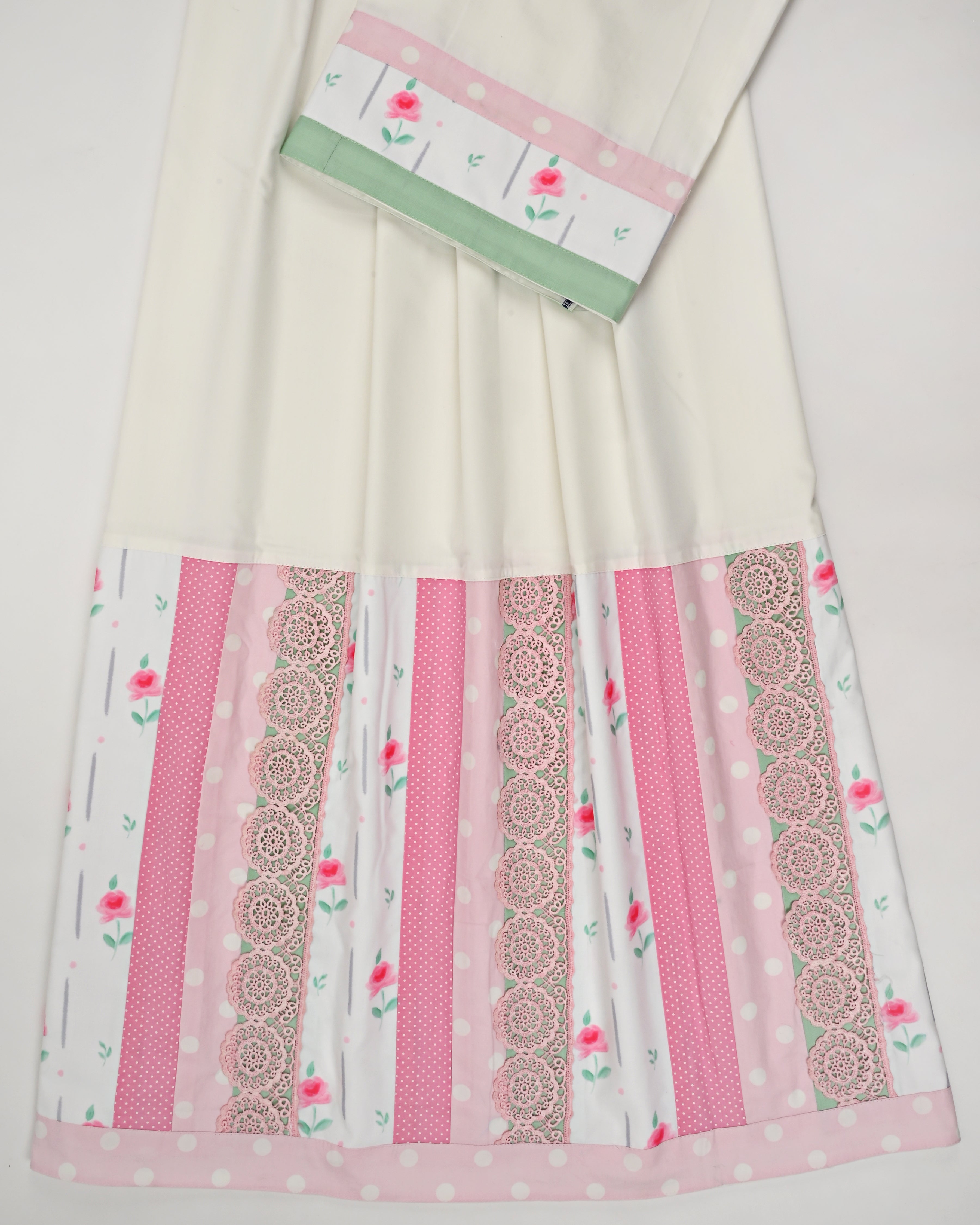 White Rida With Smart Colorful Panel & Floral Lace