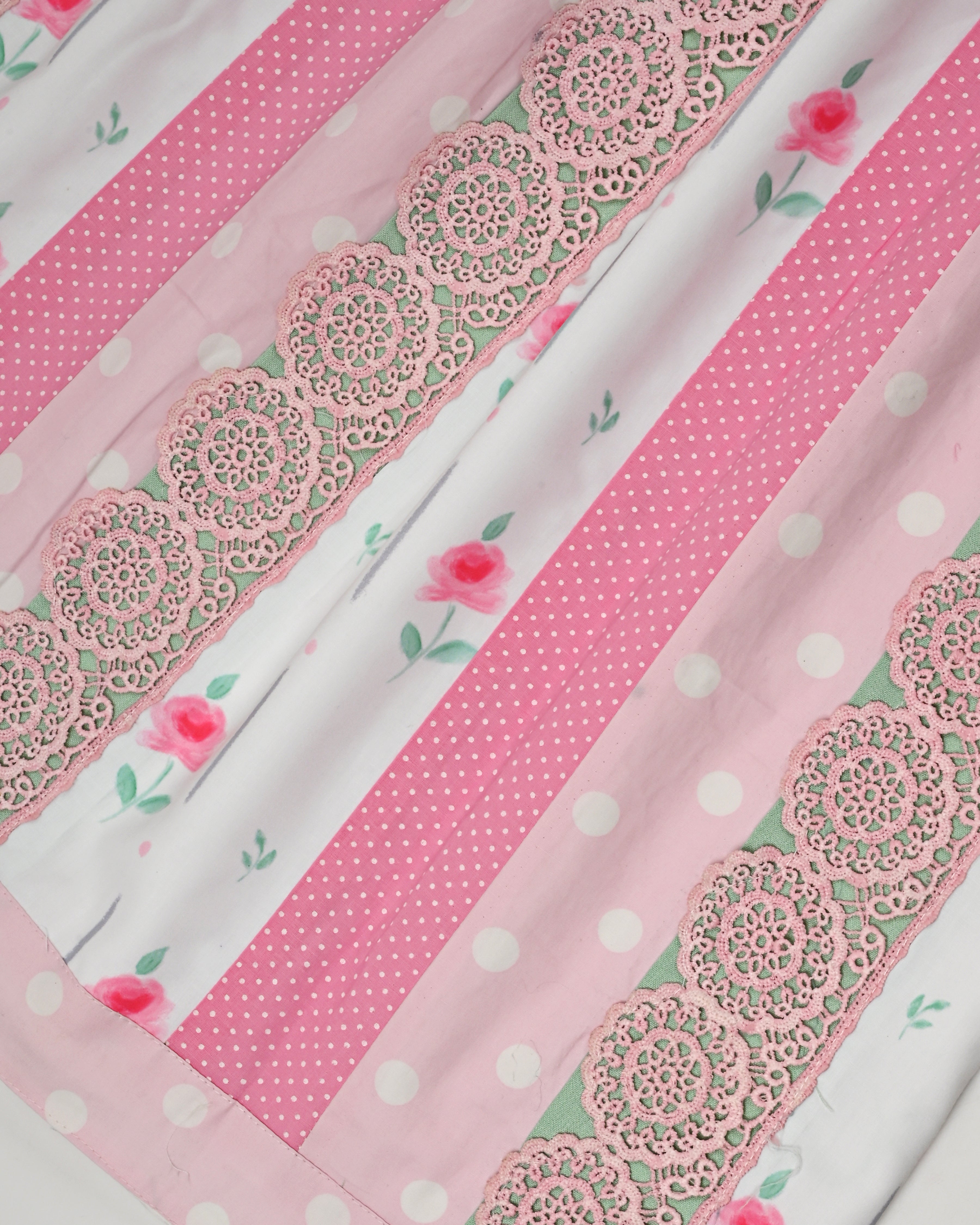 White Rida With Smart Colorful Panel & Floral Lace