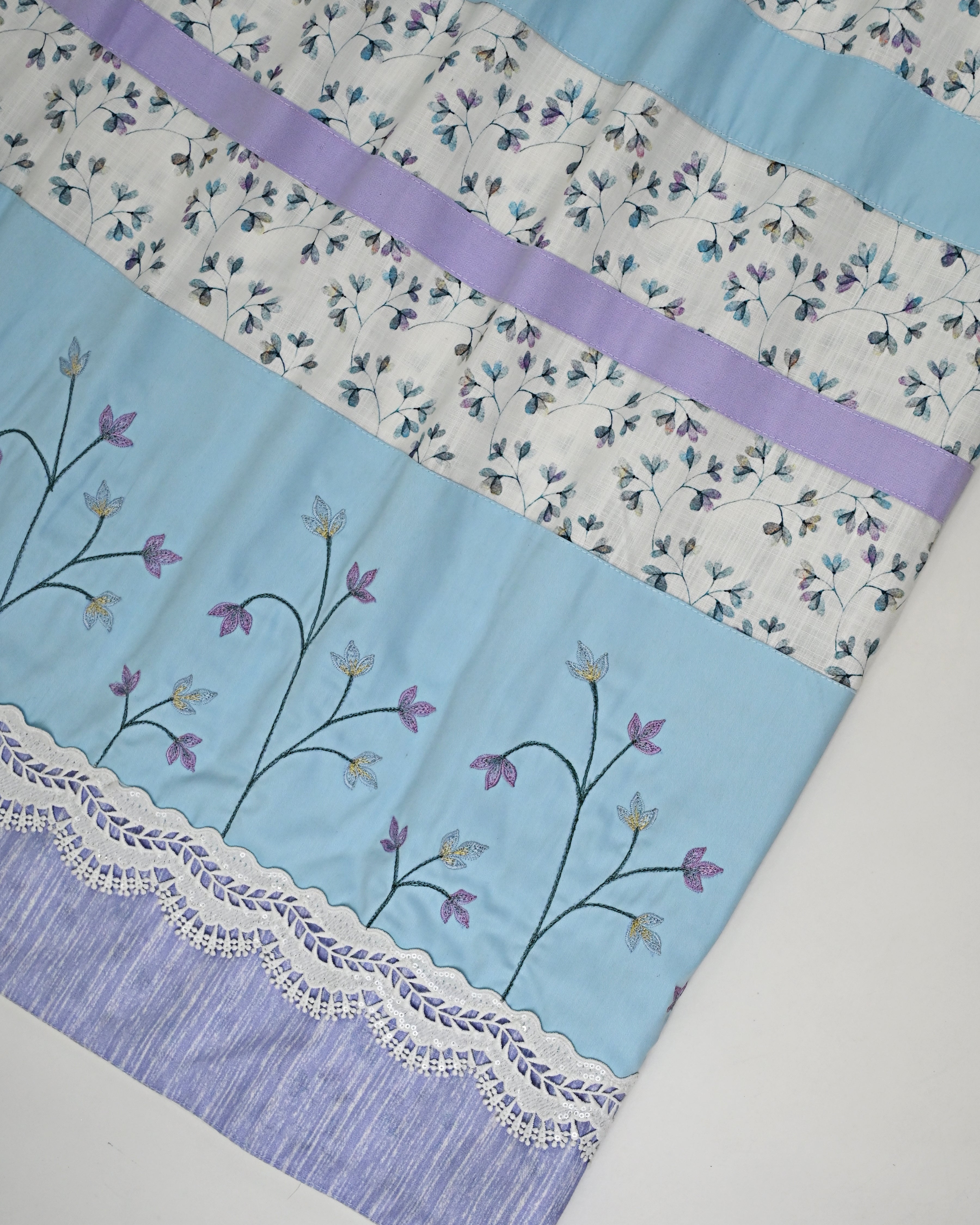 White Base Small Floral Print Rida With Smart Panel & Embroidery