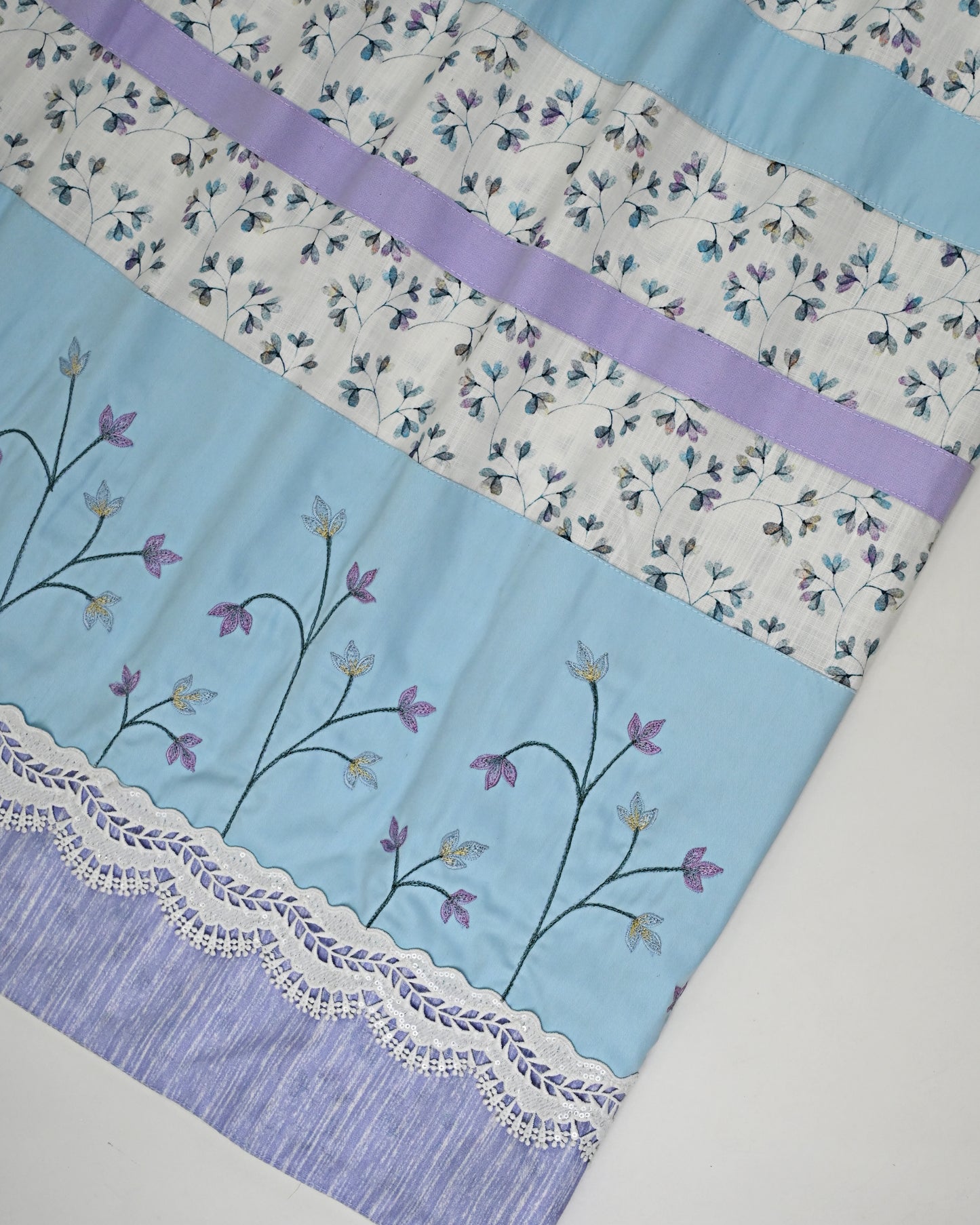 White Base Small Floral Print Rida With Smart Panel & Embroidery