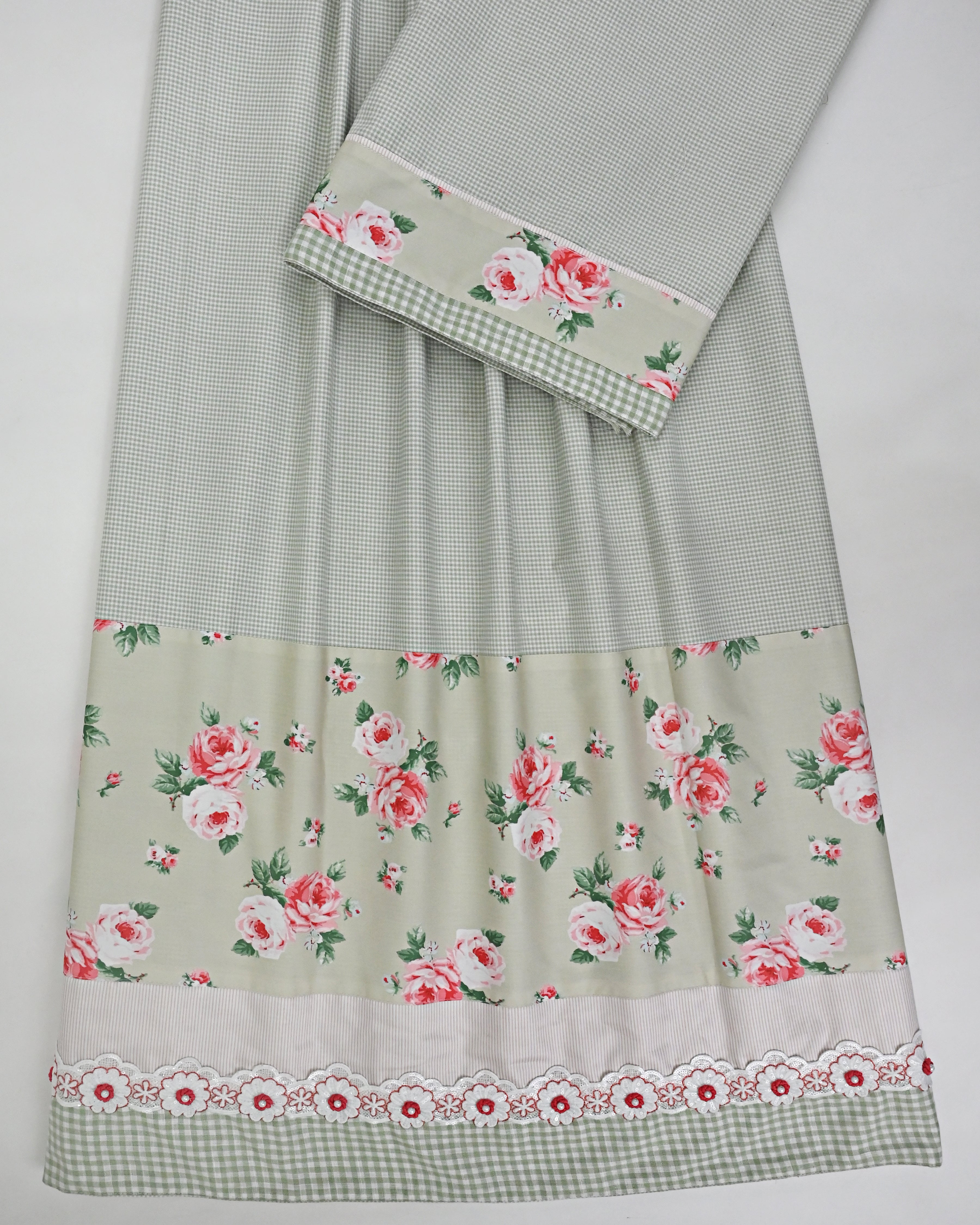 Grey & White Checks Rida With Floral Print Panel & Smart Lace