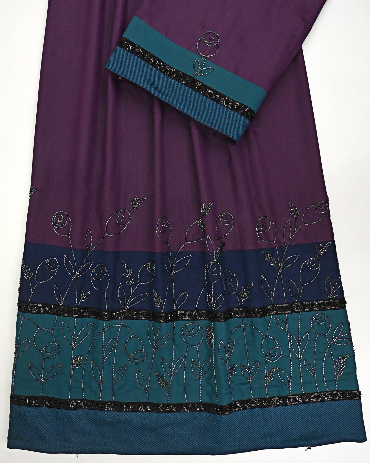 Dark Purple Rida With Smart Dark Panel  Black Lace & Floral Aari Work
