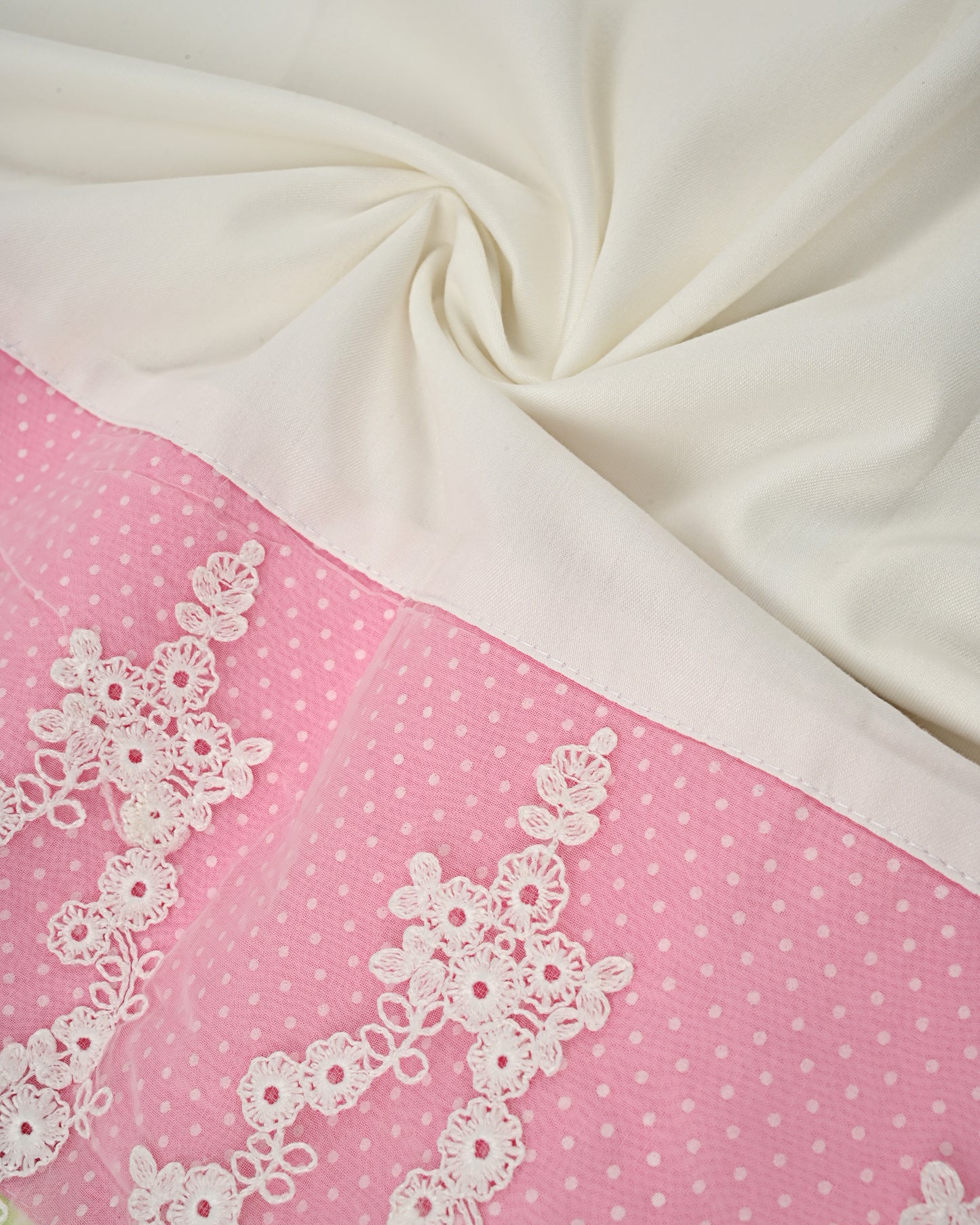 White Rida With Smart Floral Panel & Smart White Lace