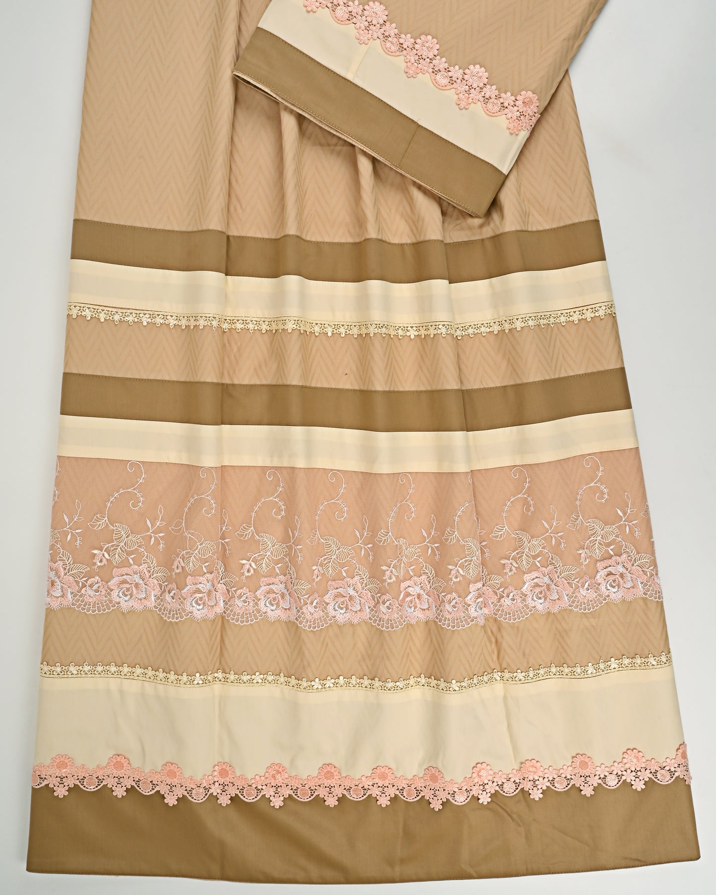 Beige Rida With Smart Floral Lacing & Smart Panelling