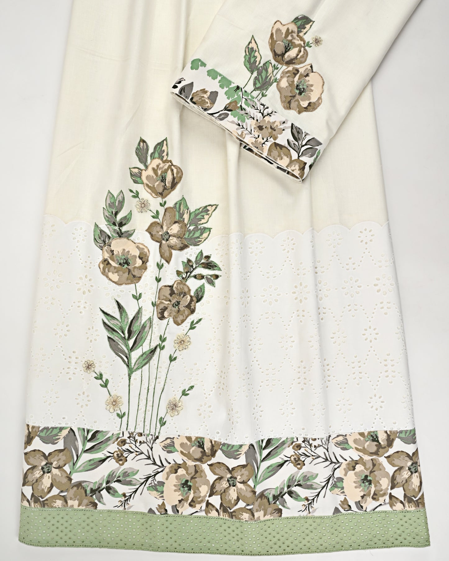Cream Base Rida With Hakoba Lace Floral Panel & Smart Floral Applique