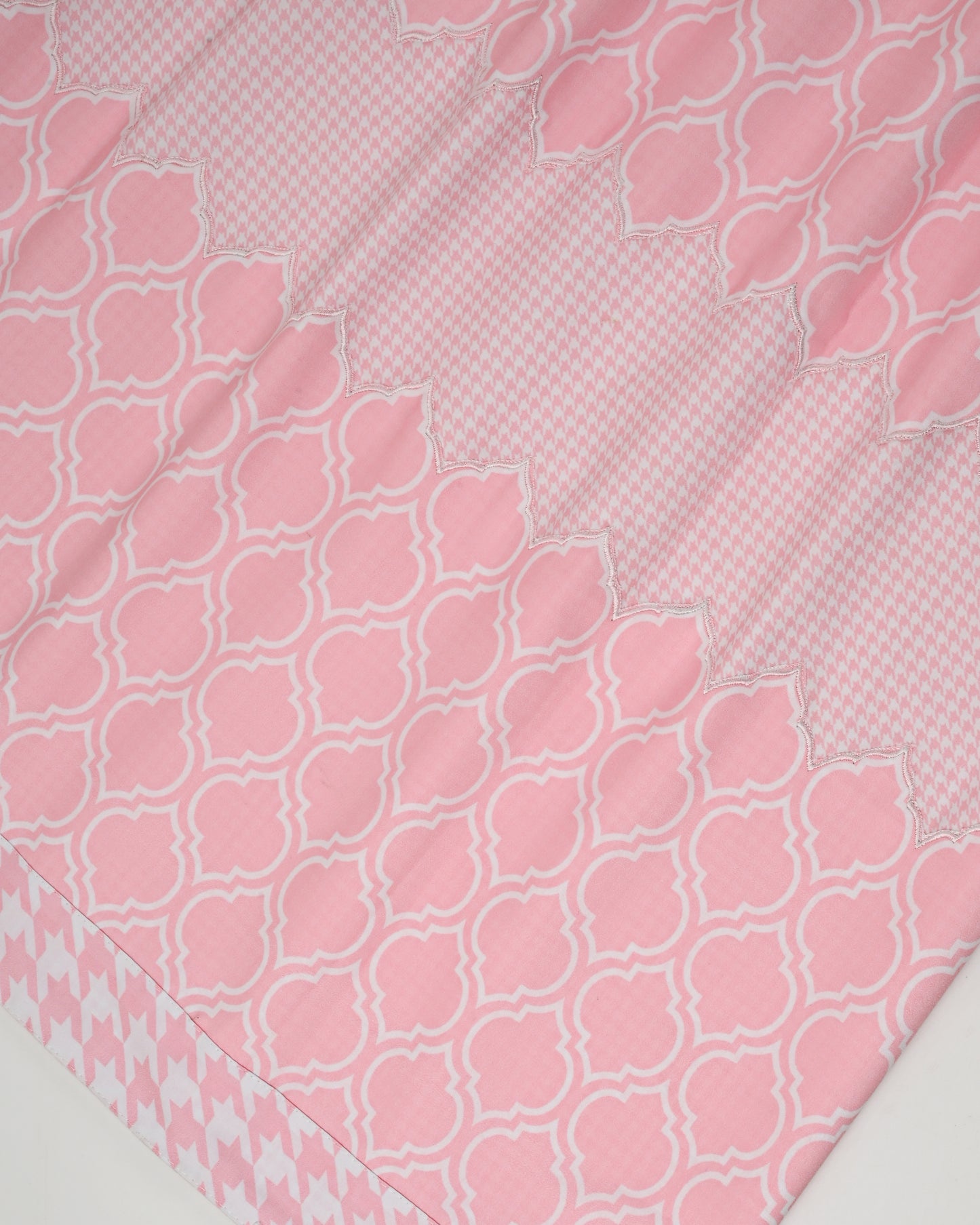 Baby Pink White Printed Rida With Smart Honeycomb Pattern & Embroidery