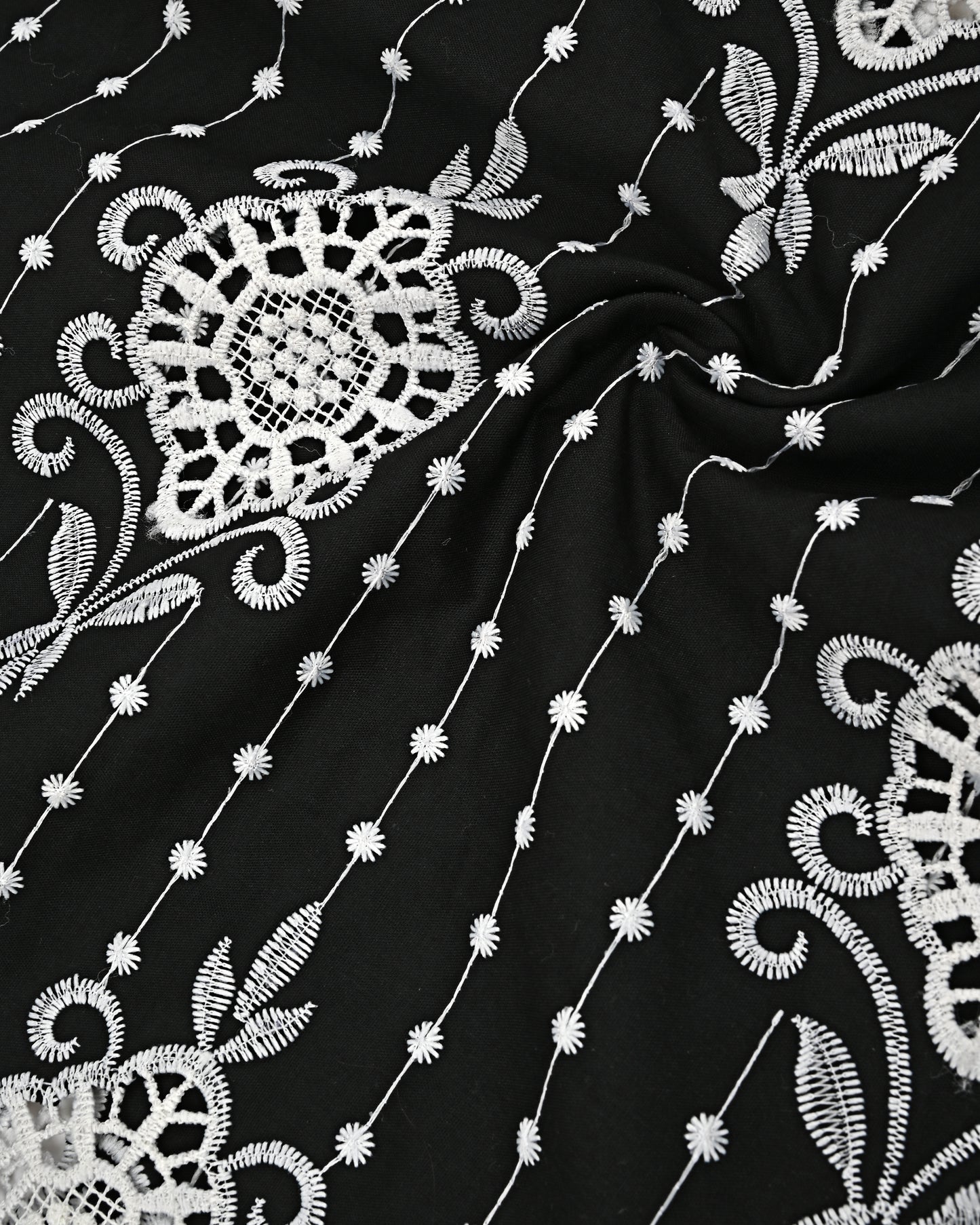 Black Base White Full Embroidery Rida With Smart Plain Pardi