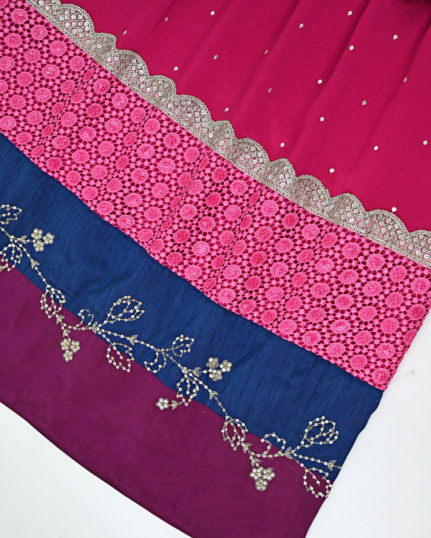 Rani Pink Rida With Dark Panel Pink Floral Lace & Aari Work All Over Border