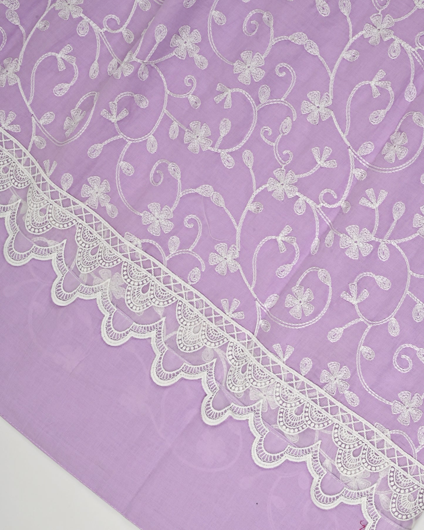 Mauve Rida With Full White Embroidery & Smart Lace Plain Pardi