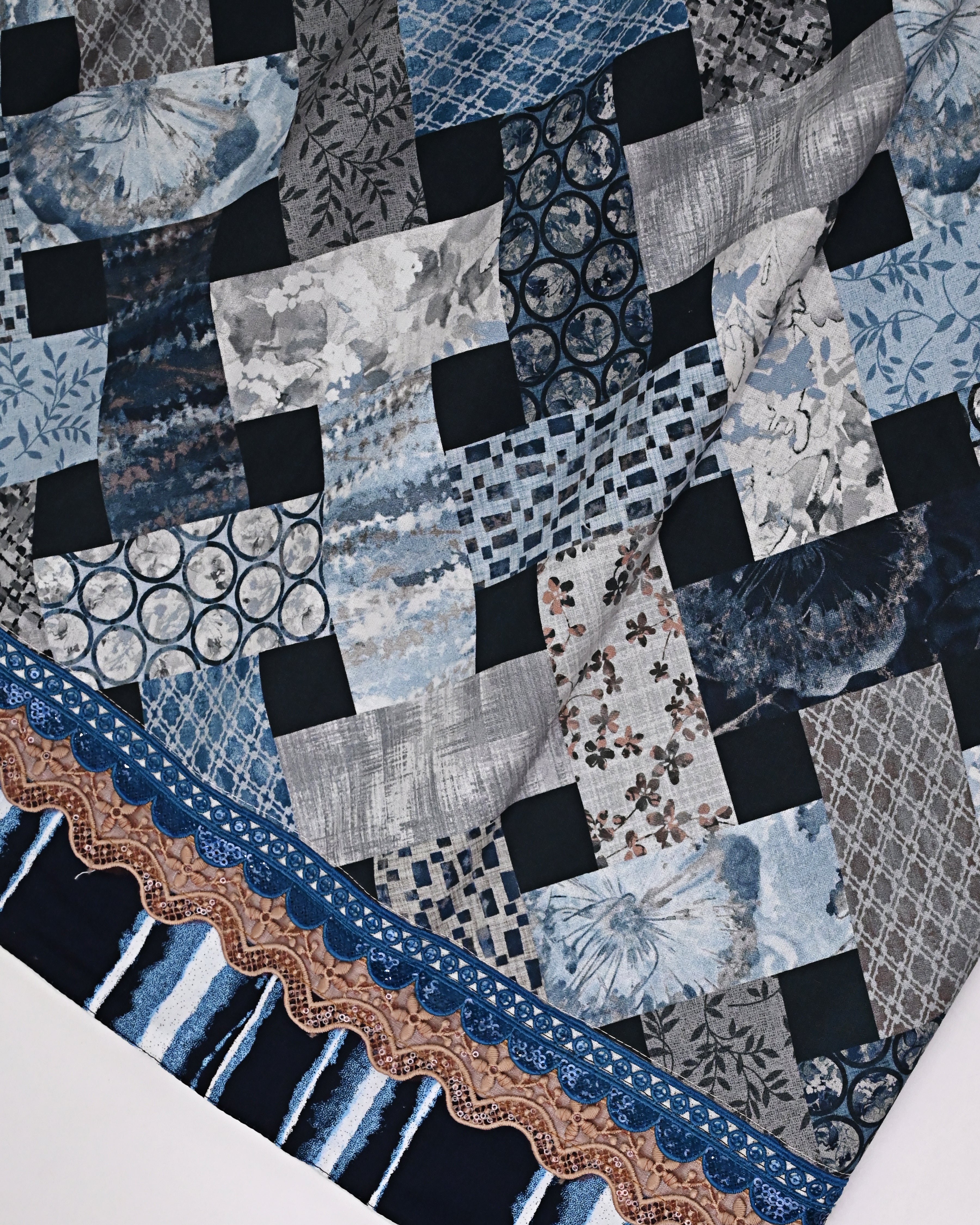 Silver Grey Rida With Smart Geometric Design Panel & Smart Look Lace