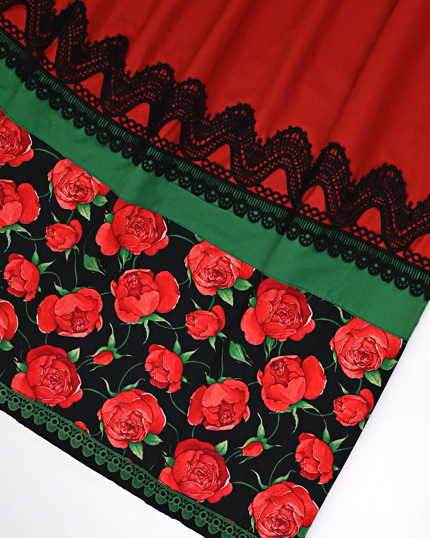 Apple Red Rida With Smart Rose Printed Panel & Smart Black Lace