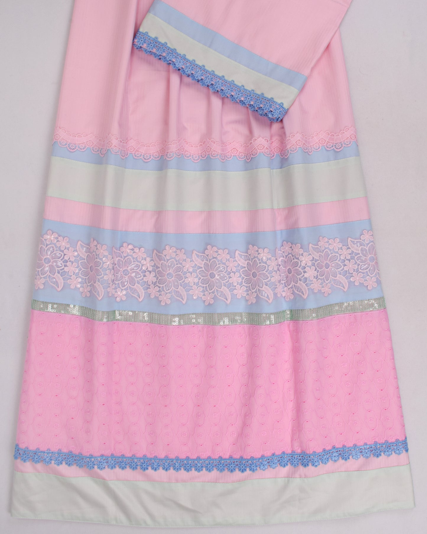 Baby Pink Rida With Smart Multi Color Pattern & Hakoba Lace