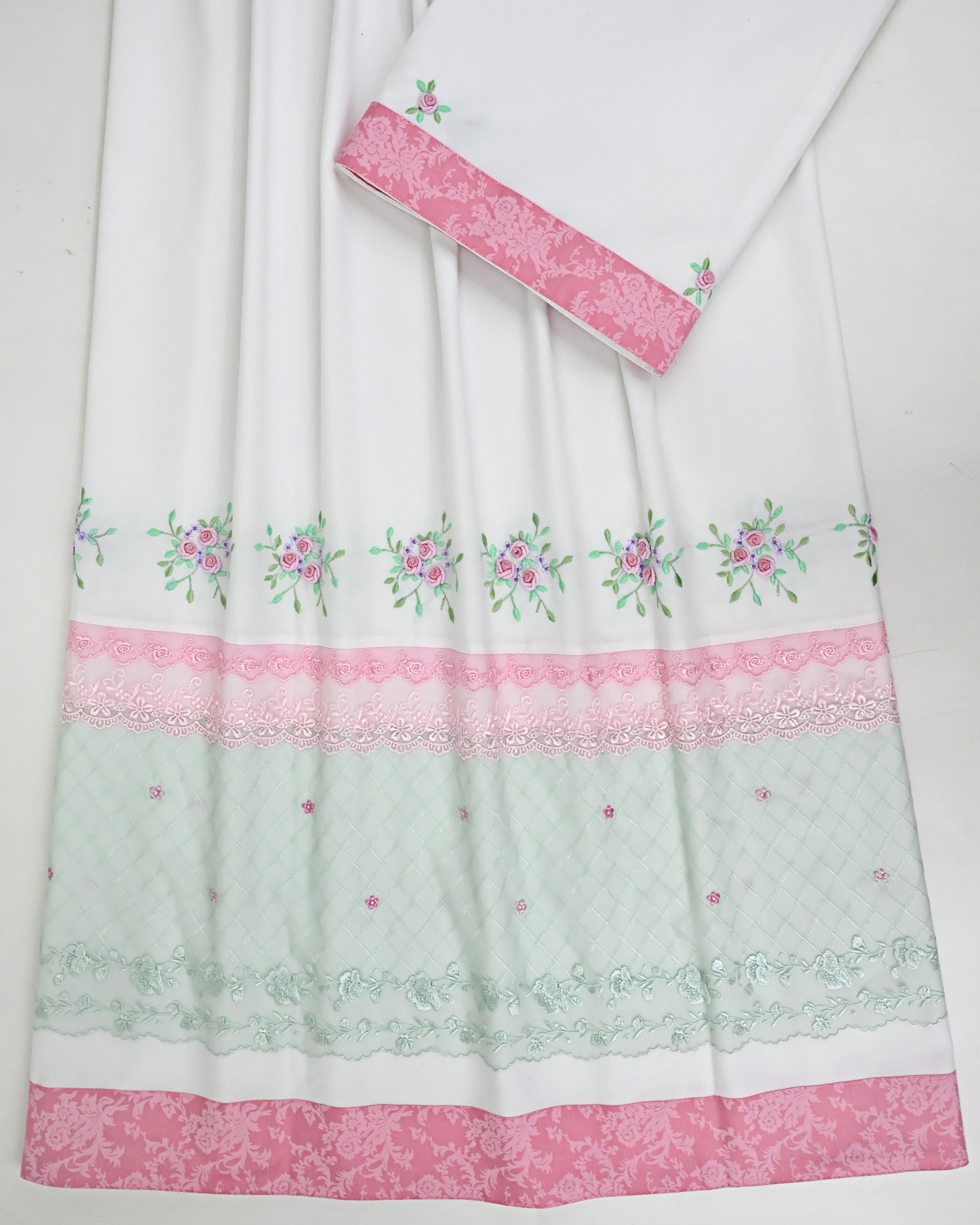 Milky White Rida With Smart Lacing Panel & All Over Bullion Border