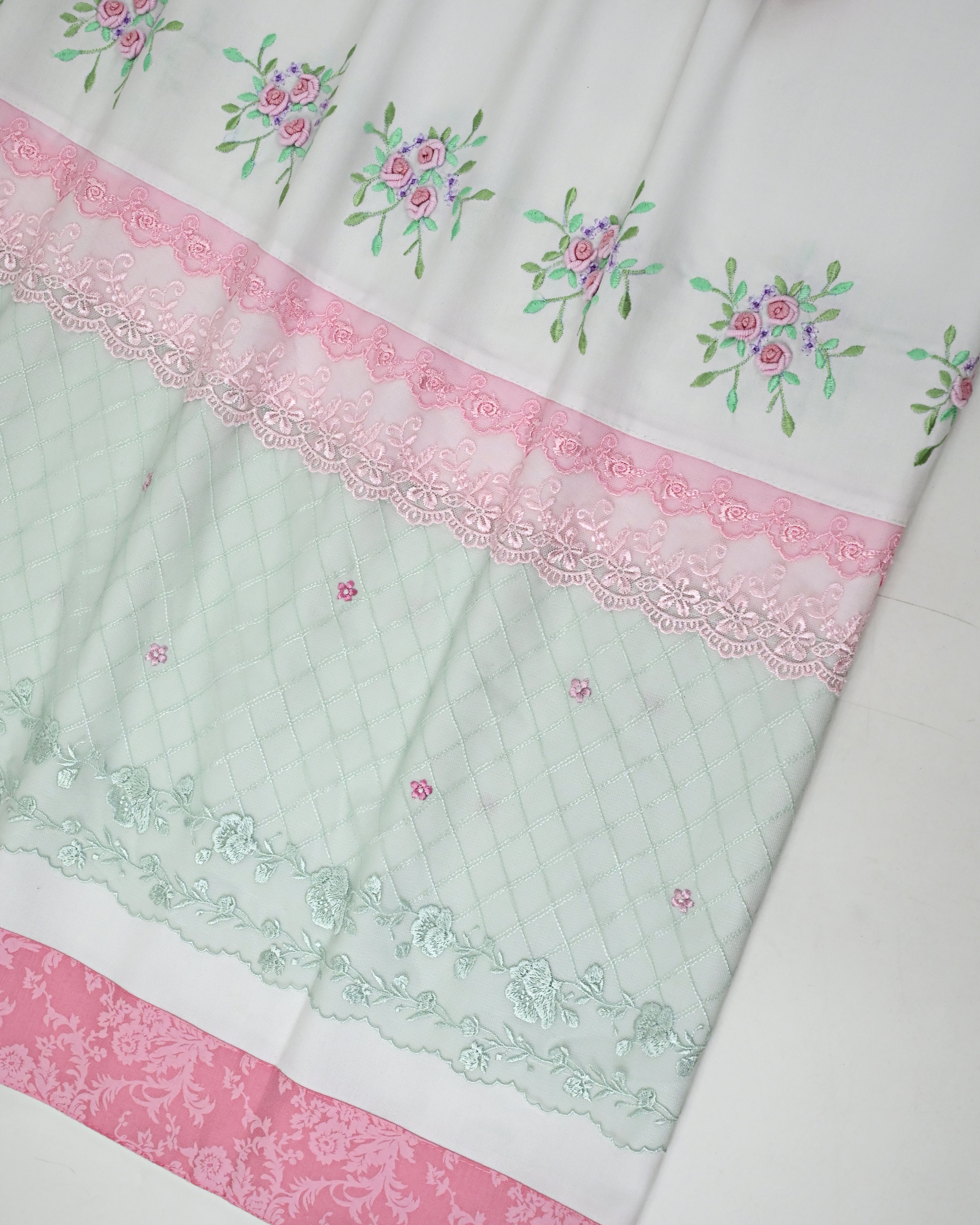 Milky White Rida With Smart Lacing Panel & All Over Bullion Border