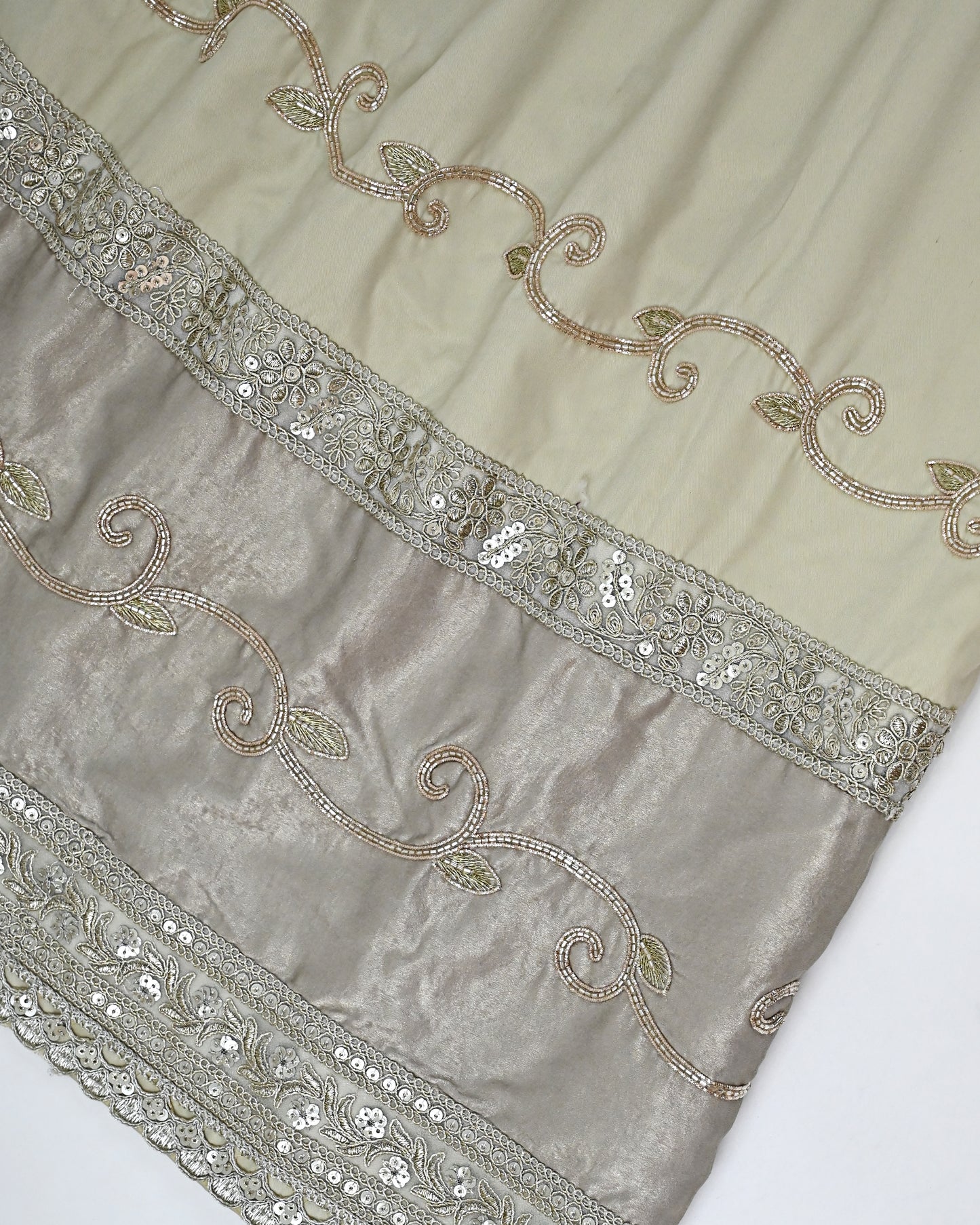 Light Beige Rida With Heavy Look Golden Lace & Aari Work All Over Border On Panel