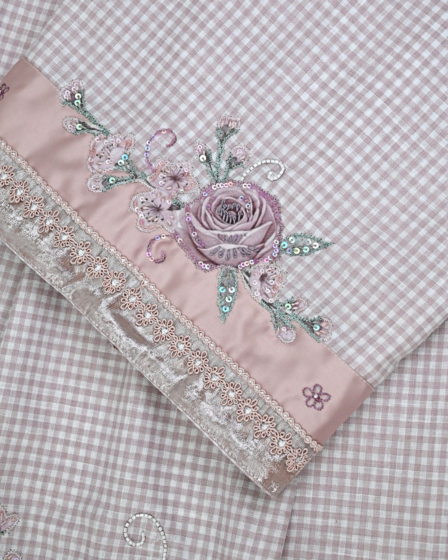 Mauve Checks Heavy Look Rida With Shining Panel Floral Aari Work