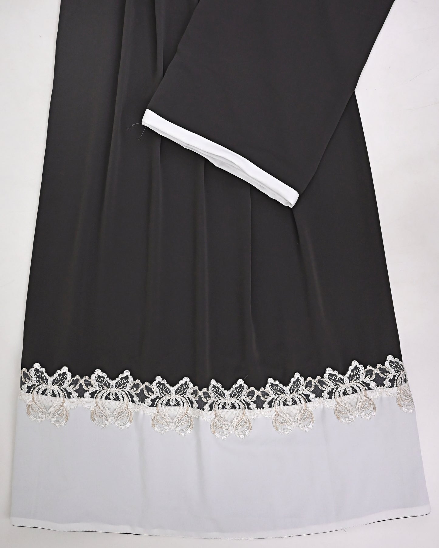 Black Abaya Rida With Floral Lacing & White Abaya Panel