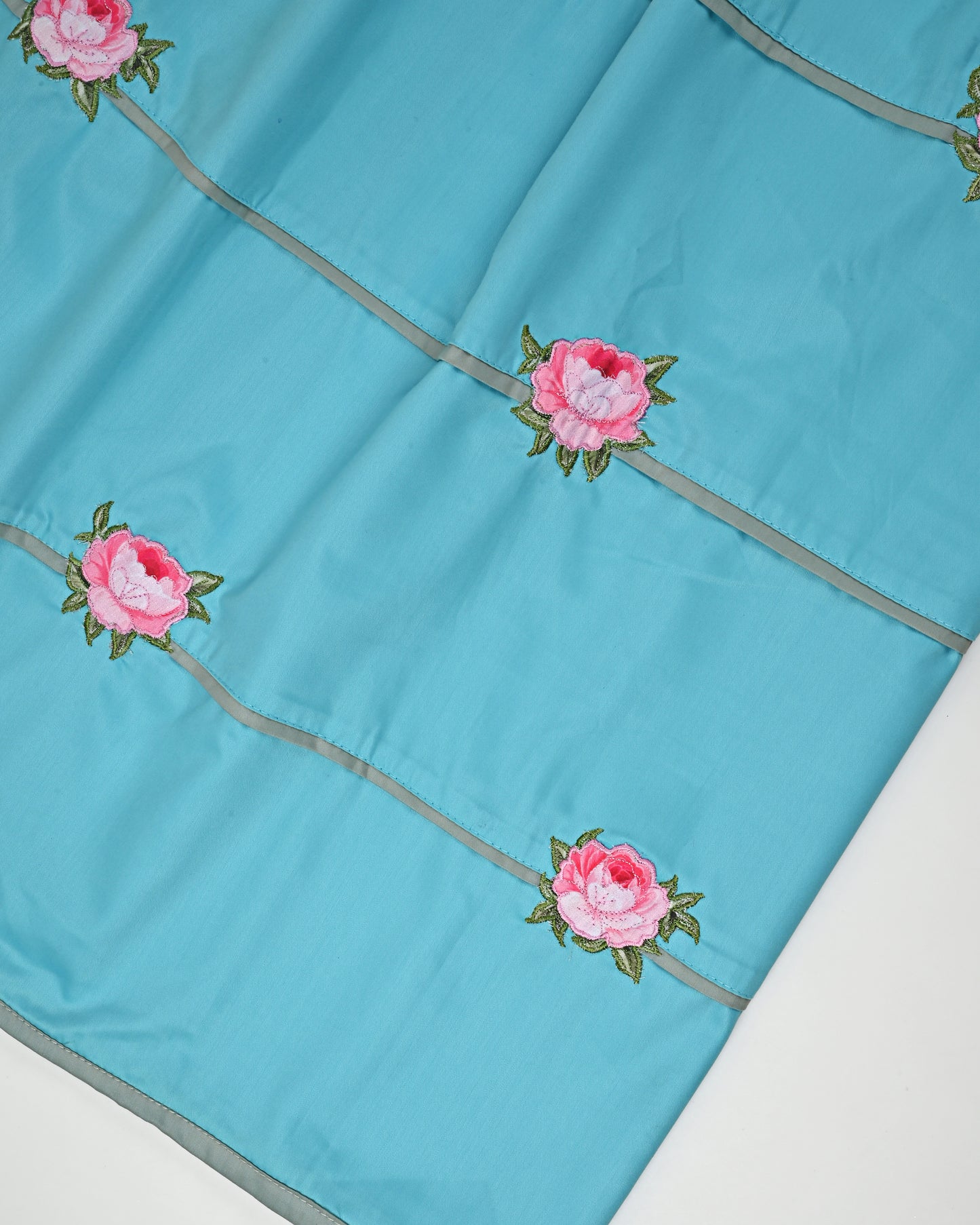 Teal Blue Rida With Smart Pipin Pattern & Rose Applique On Pipin