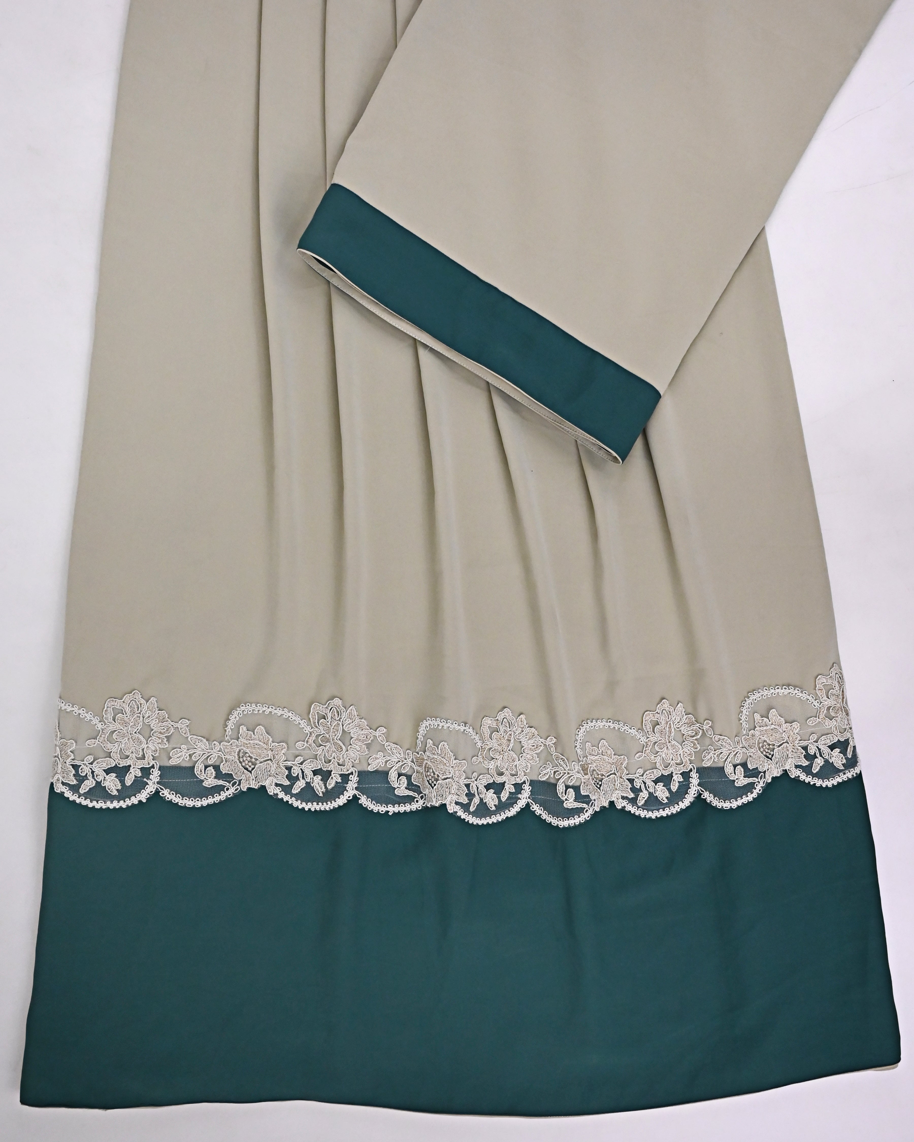 Ice Grey Abaya Rida With Smart Lace & Dark Green Abaya Panel