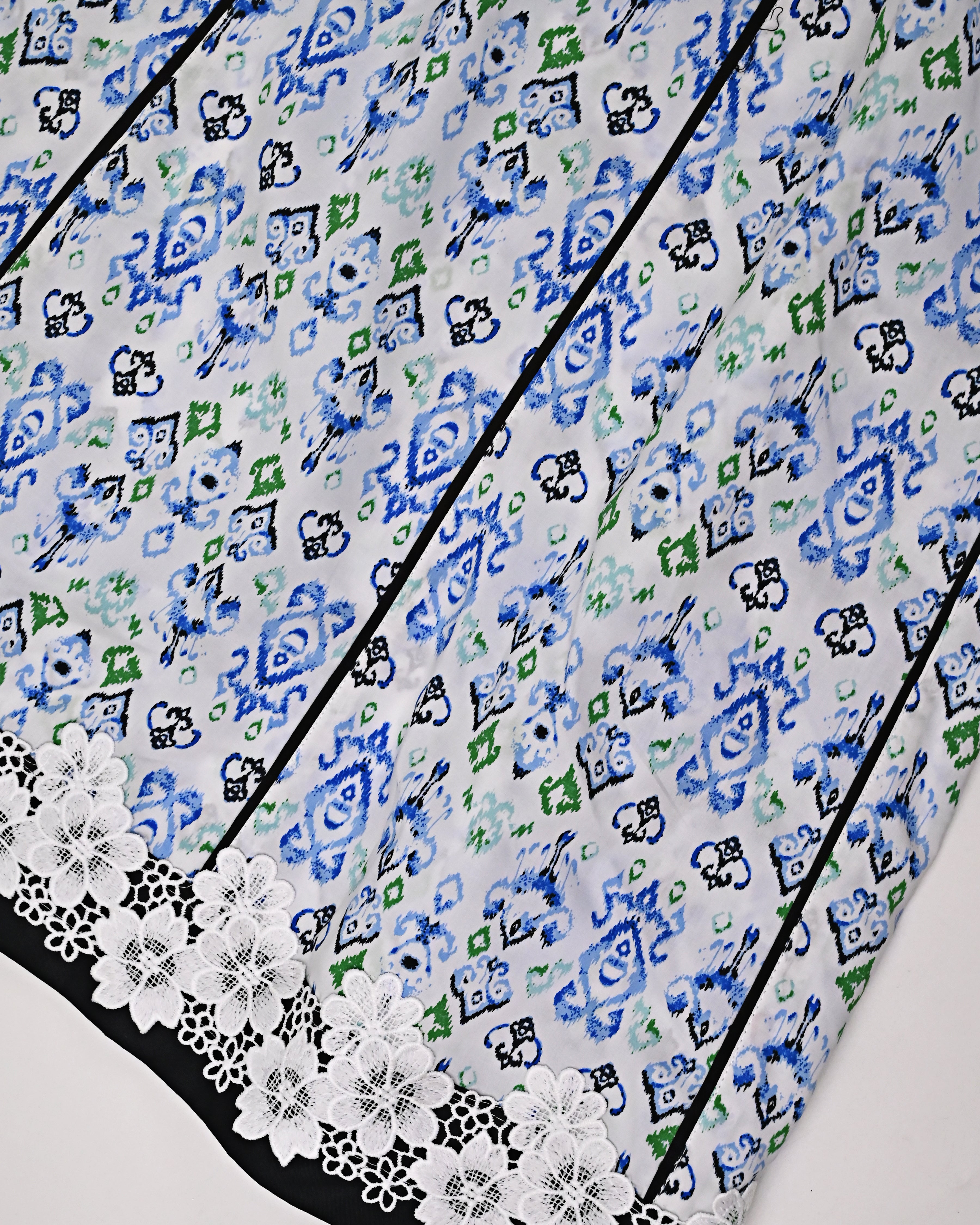 White Base Smart Printed Skirt Pattern Rida With Smart Lace & Pipin