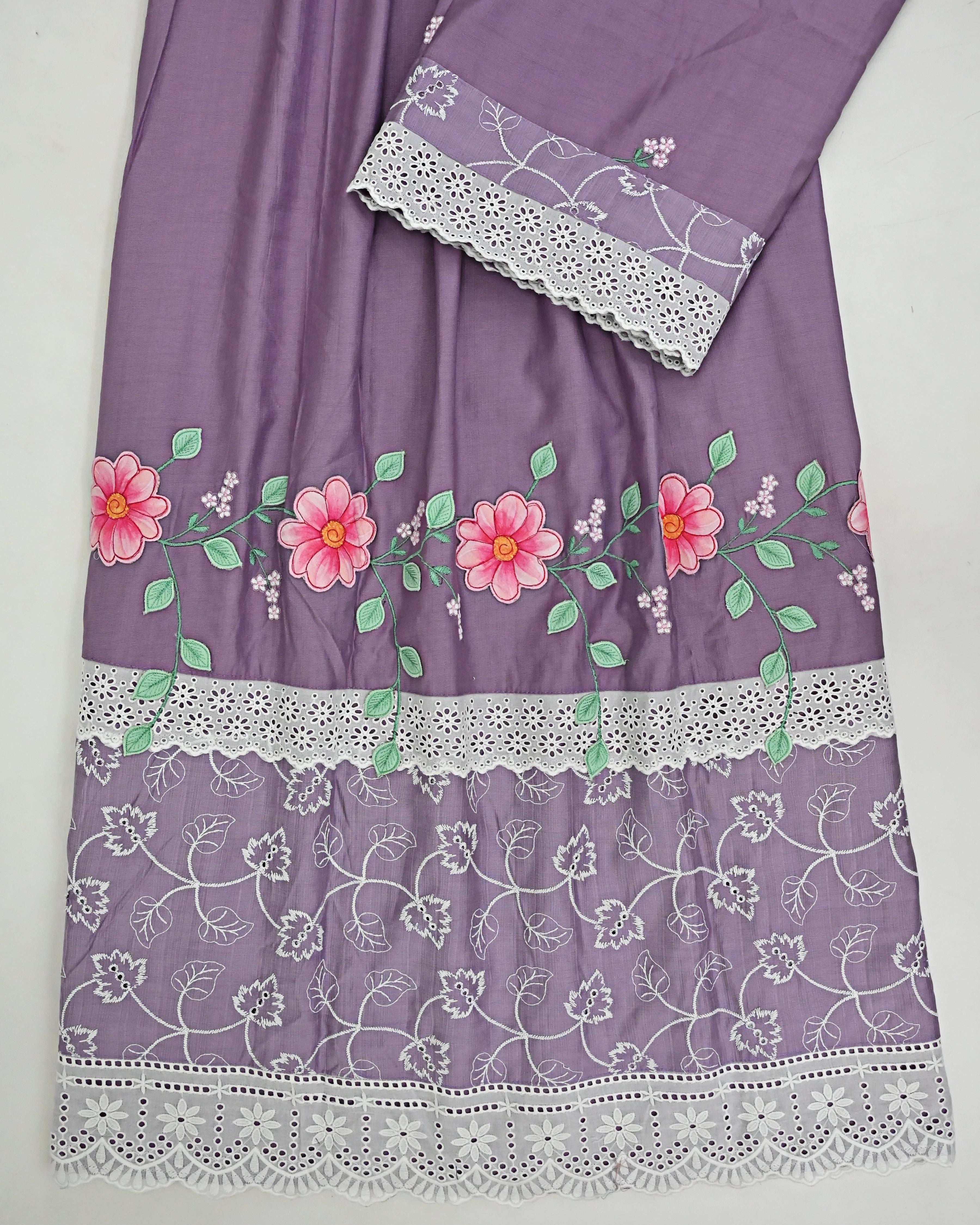 Lavender Rida With Smart Floral Work & Smart Floral White Lacing