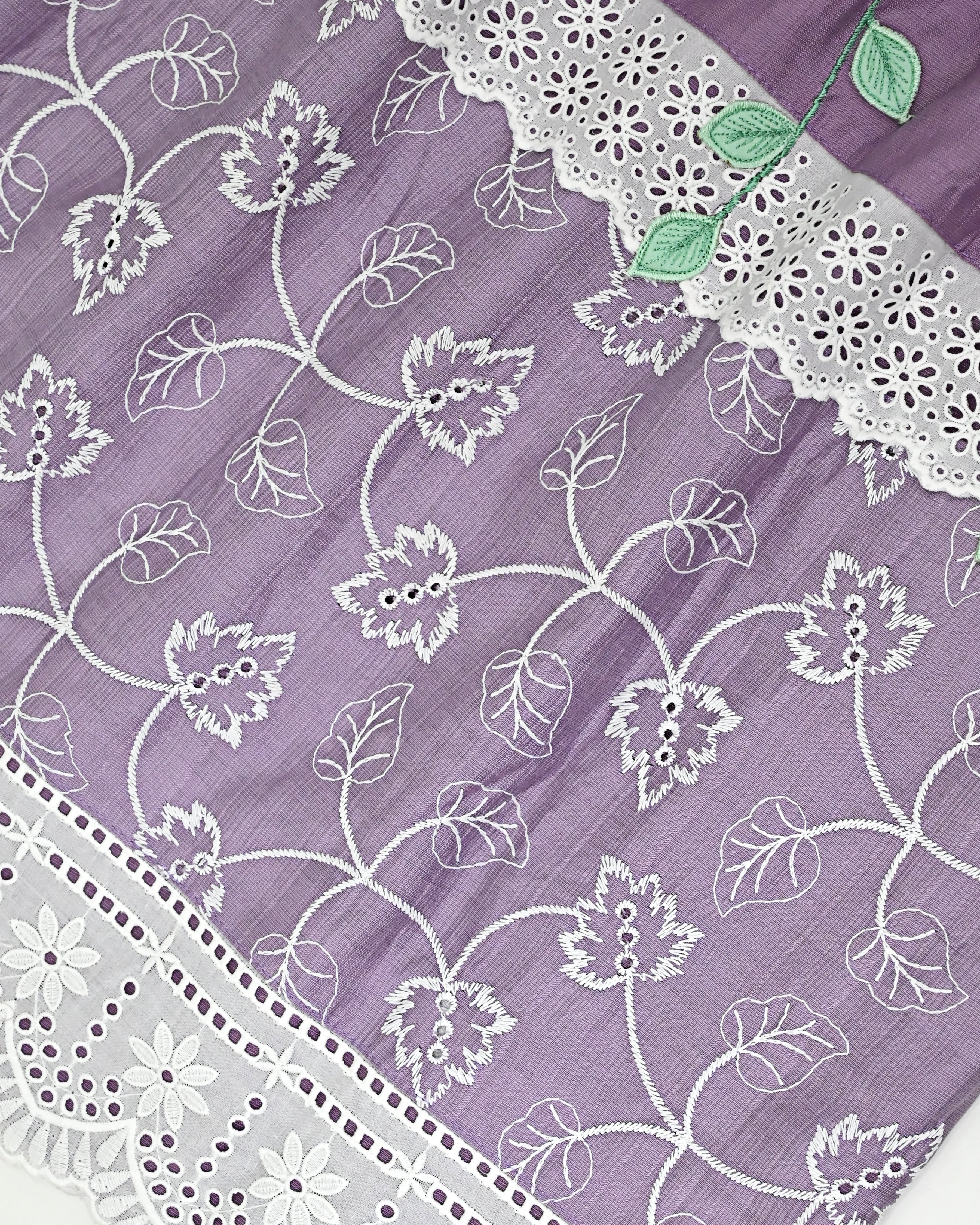 Lavender Rida With Smart Floral Work & Smart Floral White Lacing