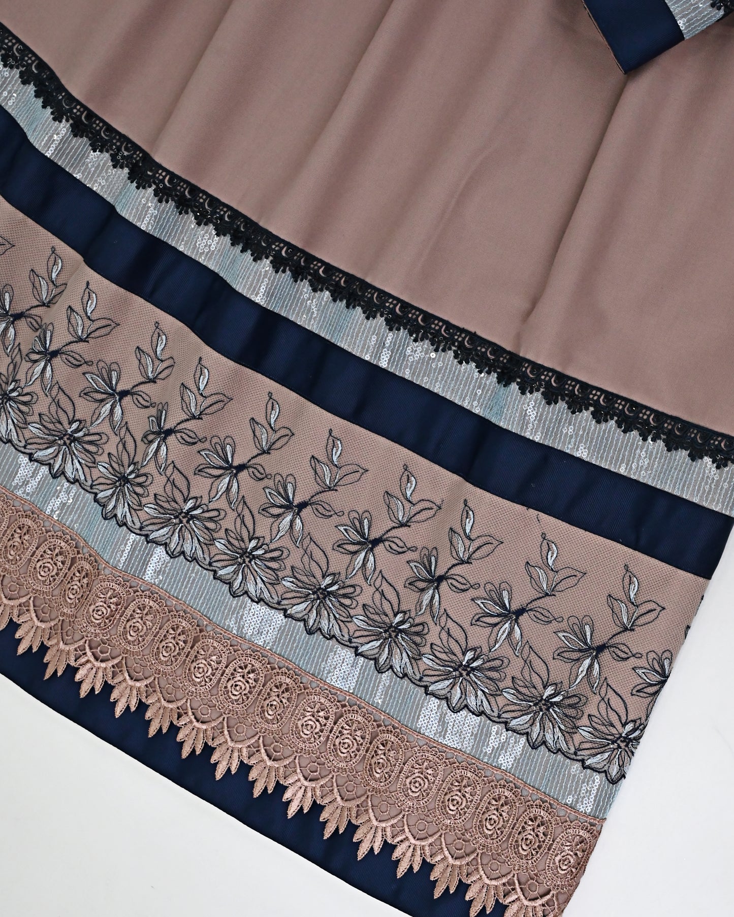 Light Brown Rida With Smart Dark Lacing & Dark Paneling