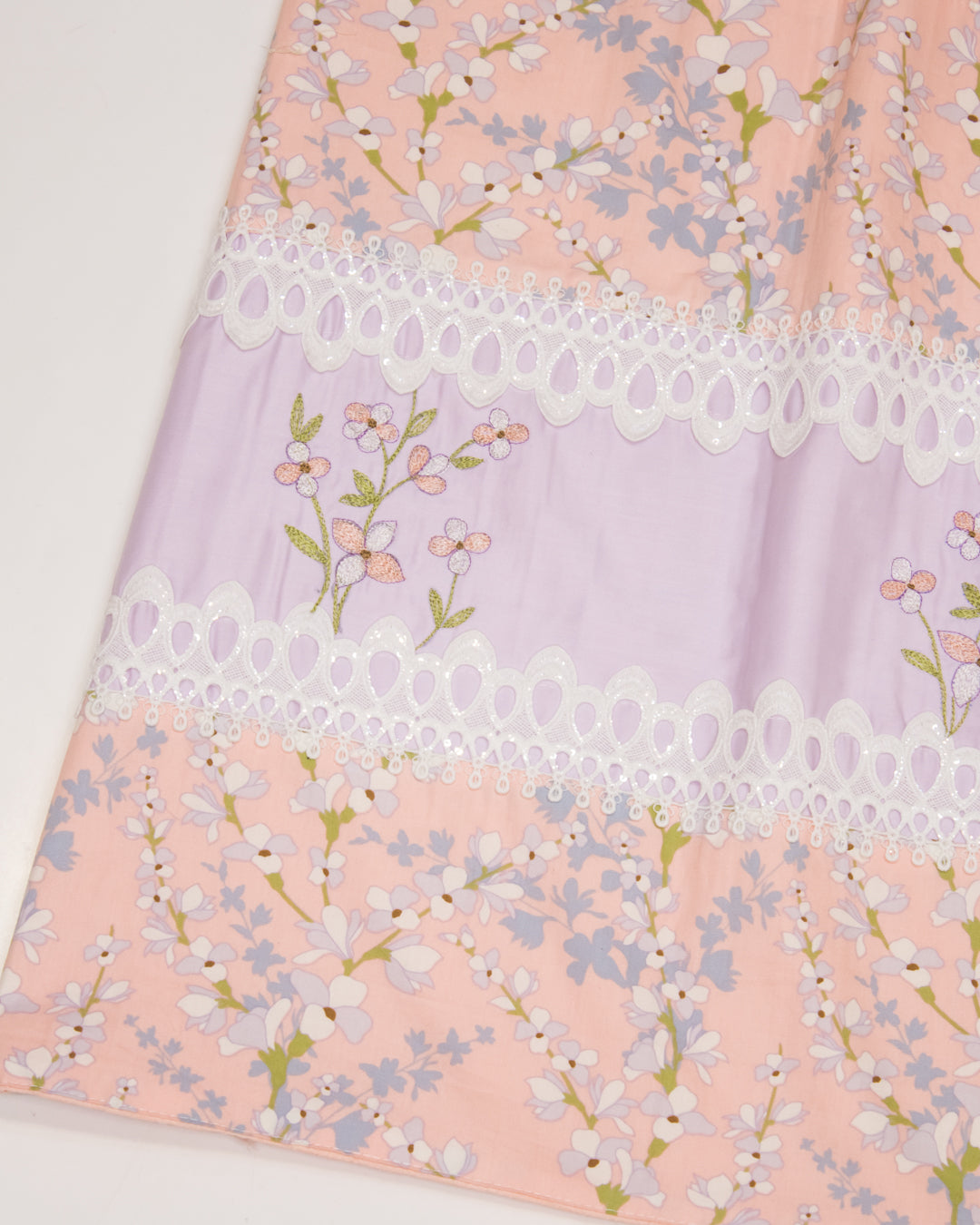 Peach Rida With Smart Lace Floral Panel & Floral Embroidery Work